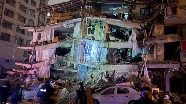 Turquía reporta 5 muertos por terremoto en conteo inicial