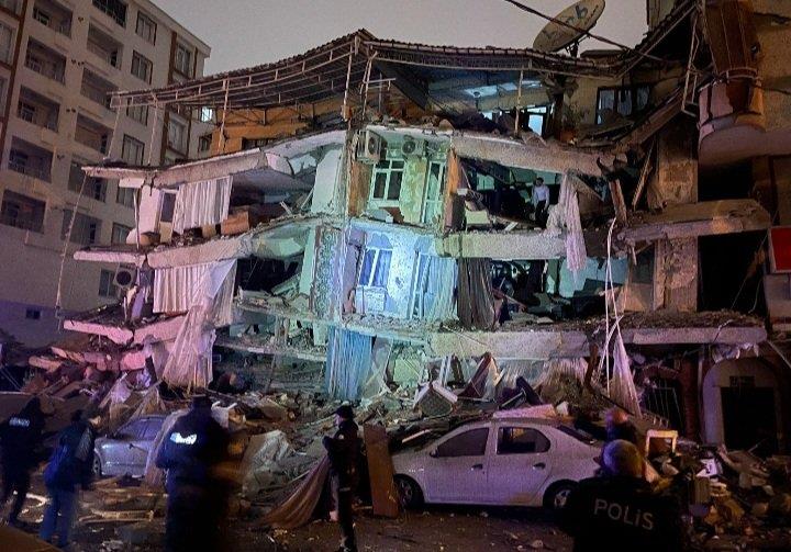 Turquía reporta 5 muertos por terremoto en conteo inicial