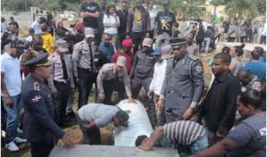 Investigan dos personas por muerte a tiros de policía que intentó frustrar robo en Valverde