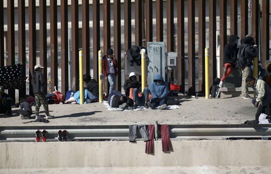 Asesinan a pedradas a dos migrantes cuando intentaban cruzar muro de Tijuana hacia EEUU