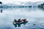 La sirena de hielo pide proteger los océanos al nadar 2.5 kilómetros en las aguas heladas de la Antártida