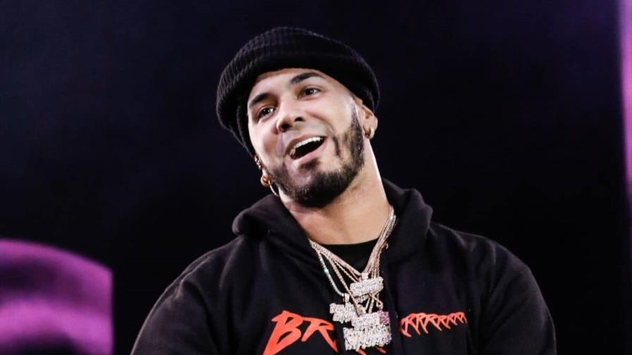 Critican a Anuel AA por sus faltas ortográficas y él se defiende con más errores Critican a Anuel AA por sus faltas ortográficas y él se defiende con más errores