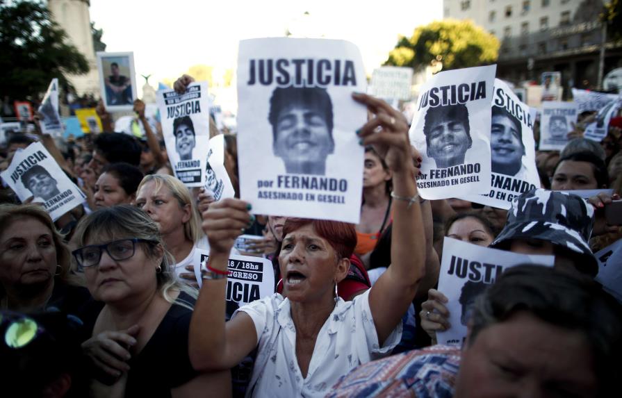 Cinco rugbiers condenados a prisión perpetua por crimen de joven en Argentina