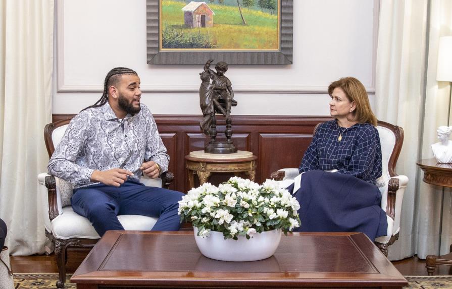 Reciben en el Palacio Nacional a dominicano que rescató a una mujer en Boston