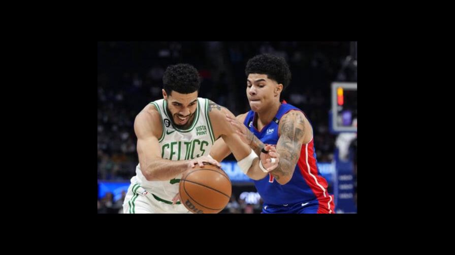 Jayson Tatum anota 34 en triunfo de Celtics sobre 111-99 Pistons