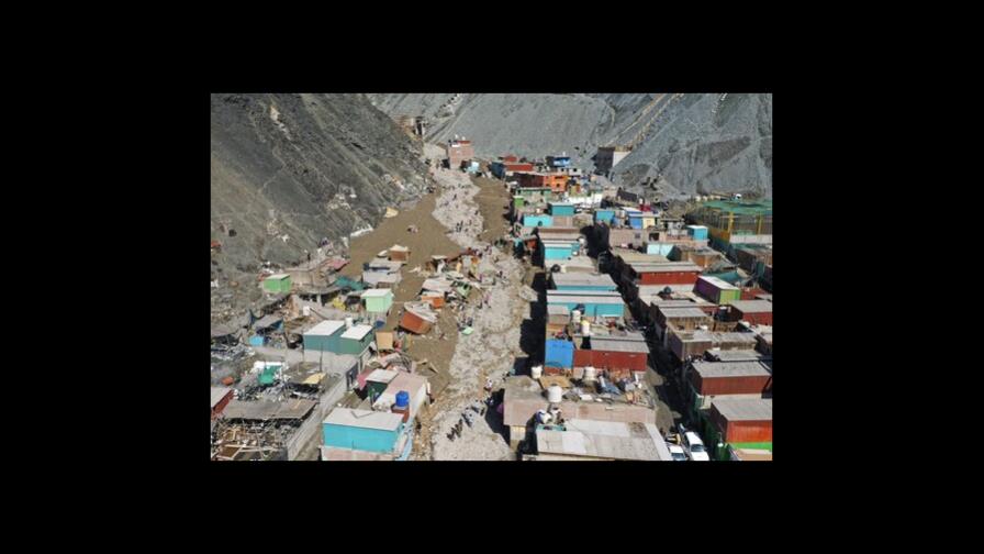 Cinco aldeas mineras de Perú quedan entre escombros por alud