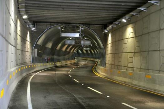 Cierran túnel de la UASD por desprendimiento de partículas del techo