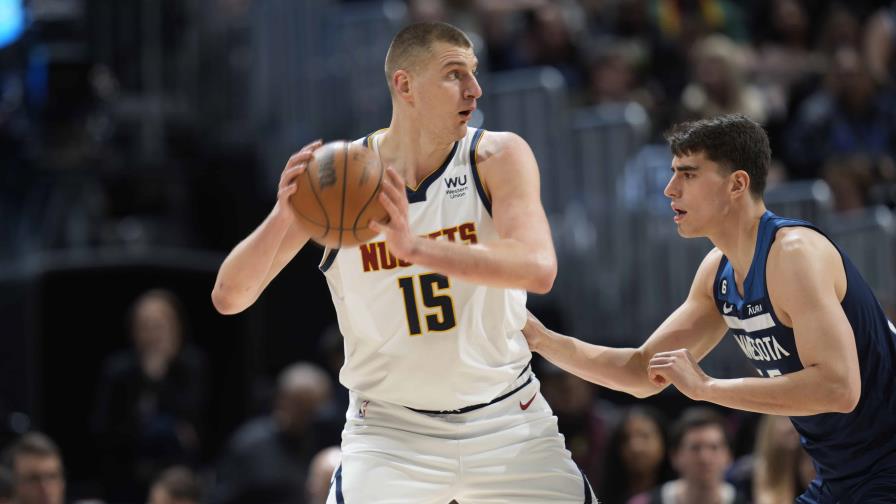 VIDEO | Jokic logra triple doble al descanso; Nuggets arrollan al Timberwolves