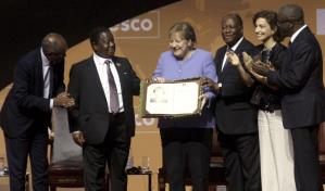 Unesco otorga premio de la paz a Angela Merkel