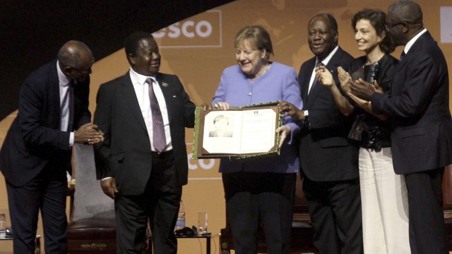 Unesco otorga premio de la paz a Angela Merkel