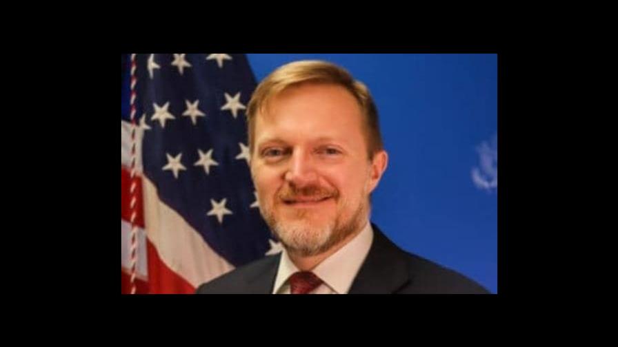 Robert Thomas anuncia su salida de la Embajada de EEUU en RD