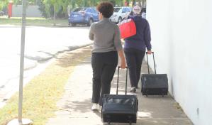 Falta de trabajo, seguridad y derechos: razones por las que jóvenes dominicanos emigran