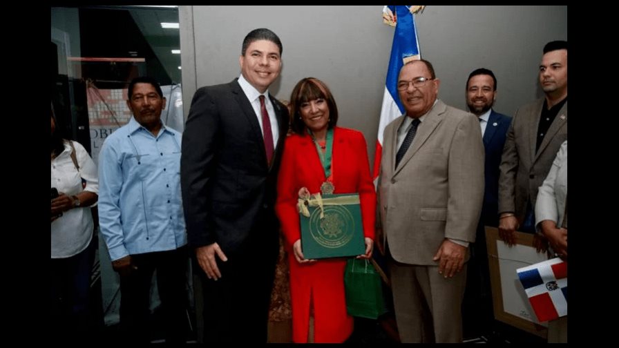 Reconocen en Puerto Rico a Milly Quezada por sus 45 años de carrera musical