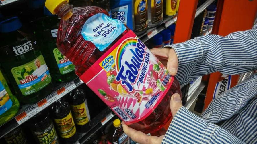 Retiran millones de botellas de Fabuloso por riesgo de contaminación bacteriana