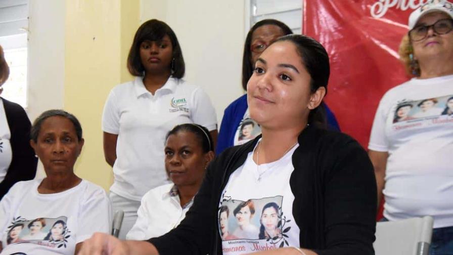 Feministas de Santiago instan al Gobierno a tomar acciones que bajen la canasta familiar Feministas de Santiago instan al Gobierno a tomar acciones que bajen la canasta familiar