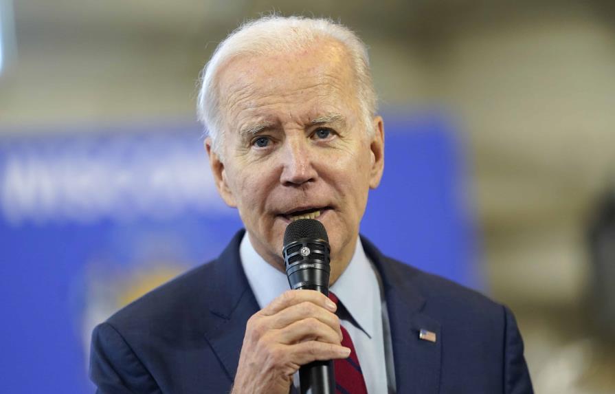 Biden culpa a empleados del escándalo de los documentos clasificados