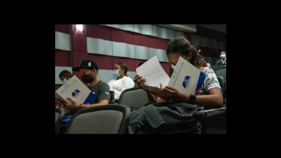 Otorgarían préstamos para estudios universitarios con fondos de pensiones y del Estado Otorgarían préstamos para estudios universitarios con fondos de pensiones y del Estado