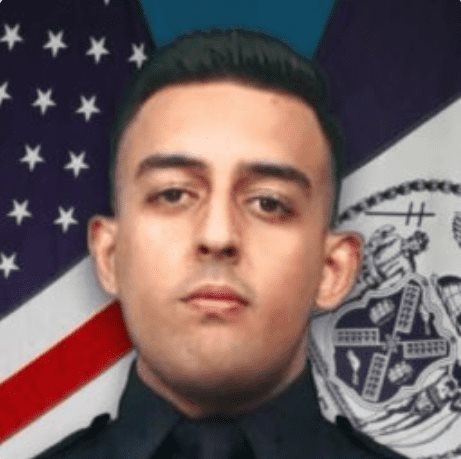 Velan los restos del policía de NY que recibió un disparo en la cabeza durante un intento de robo