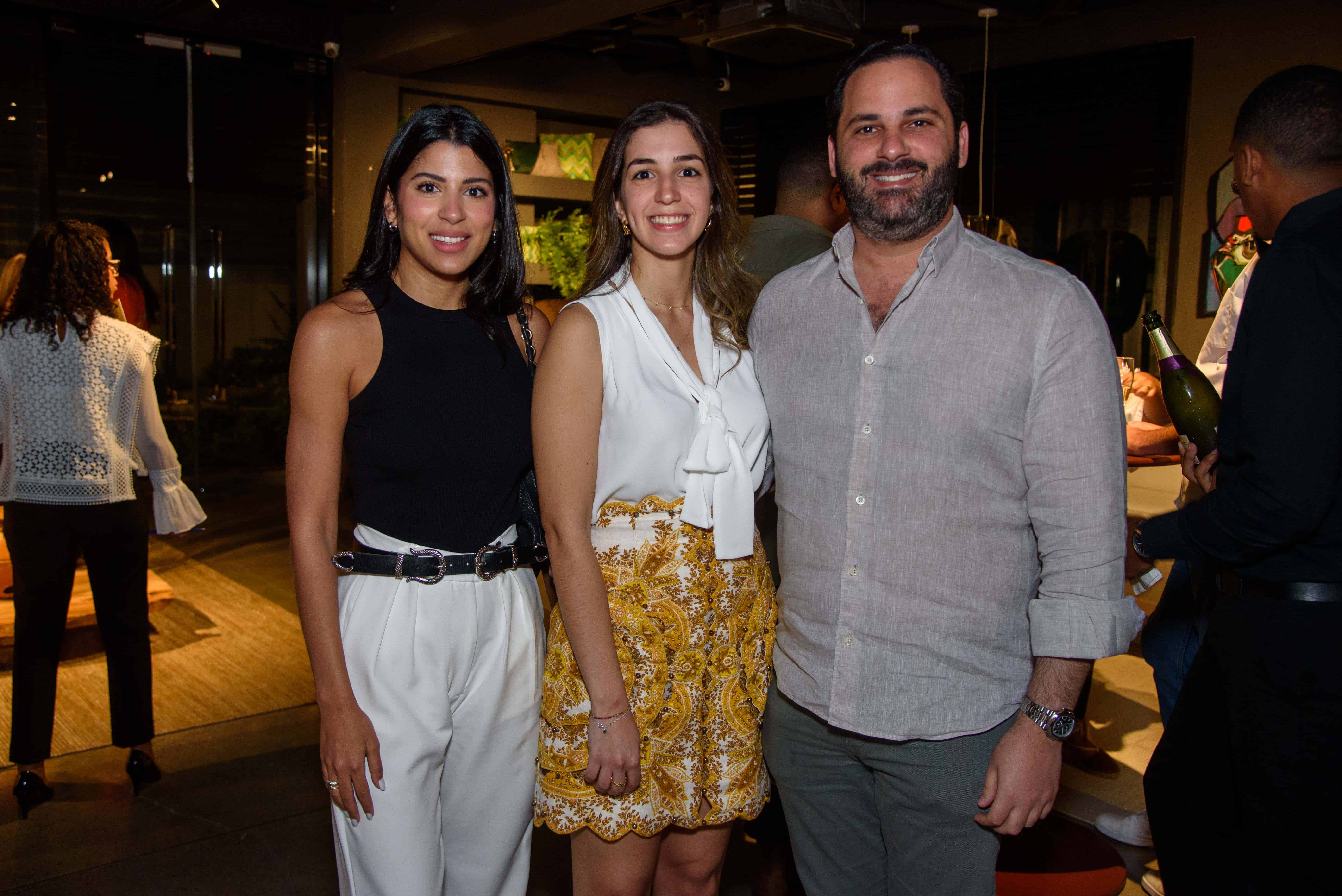 Priscila Reinoso, Marichu Fernández e Isa Jadalla. 