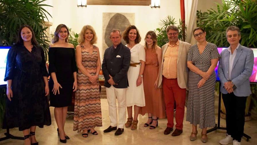 DGCINE y embajador de Francia realizan encuentro con productores del programa “DEENTAL in the Caribbean”