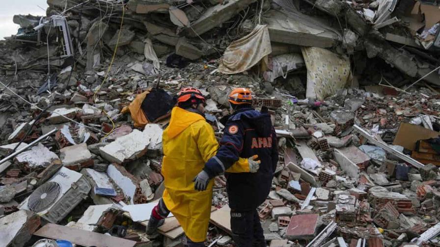 Siria declara zonas de catástrofe en cuatro provincias afectadas por sismos Siria declara zonas de catástrofe en cuatro provincias afectadas por sismos