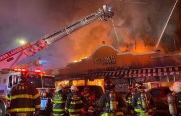 Incendio en un supermercado dominicano en El Bronx deja cuatro heridos
