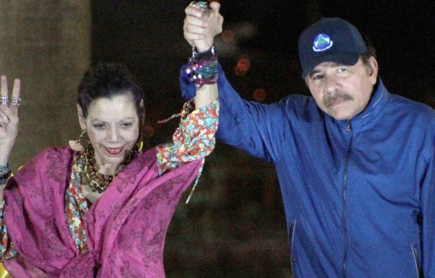 Daniel Ortega pide reformar Constitución para nombrar a su esposa copresidenta de Nicaragua