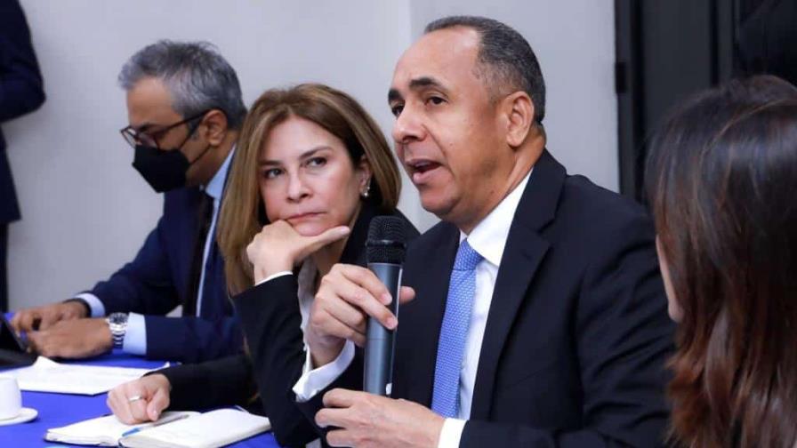Buscan retirar cables aéreos de telecomunicaciones en sectores de Santo Domingo Buscan retirar cables aéreos de telecomunicaciones en sectores de Santo Domingo
