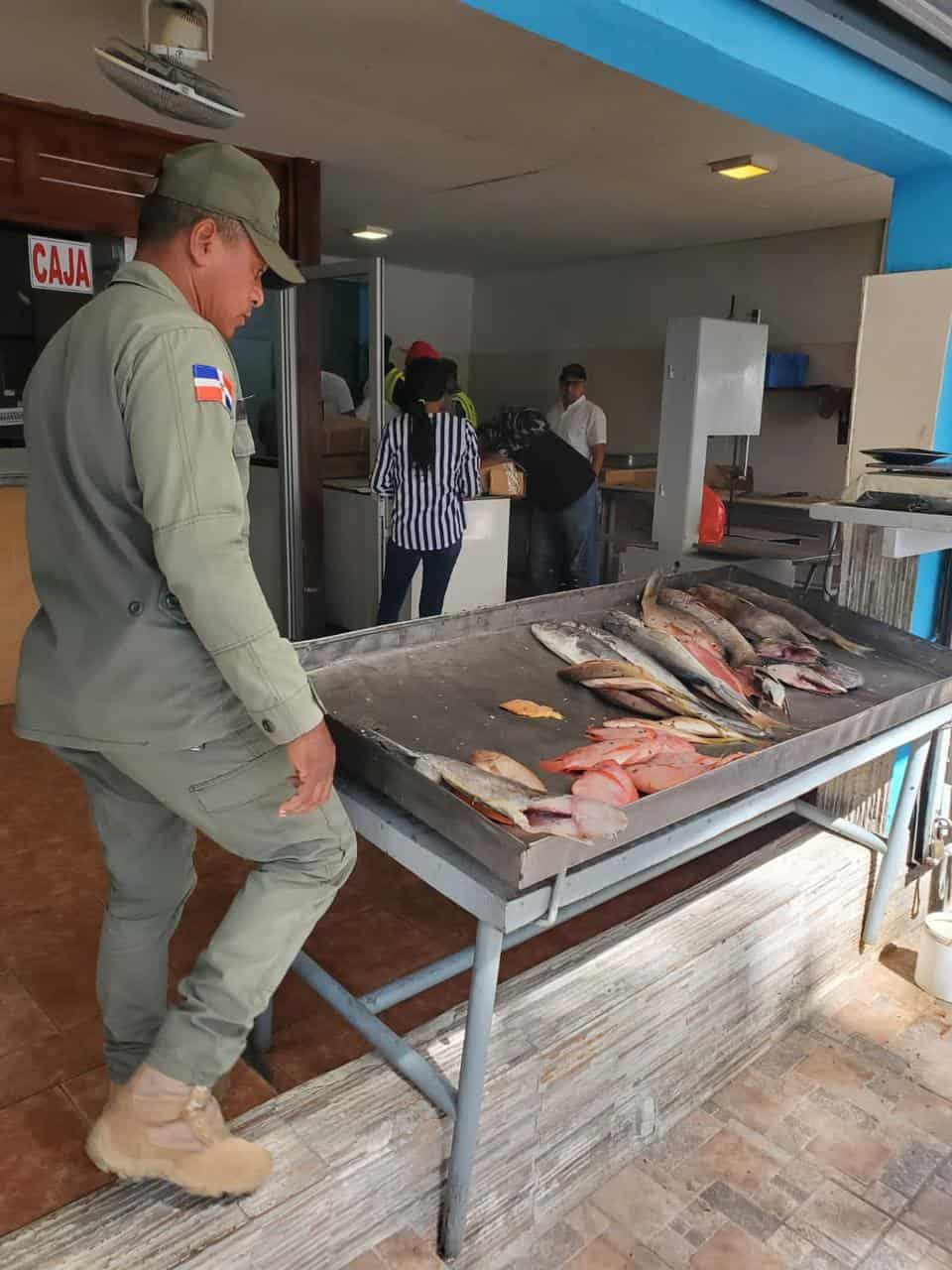 Autoridades en el operativo. 