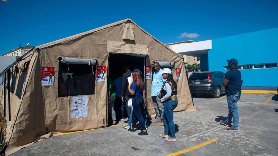 República Dominicana vacuna casa a casa para contener brote de cólera