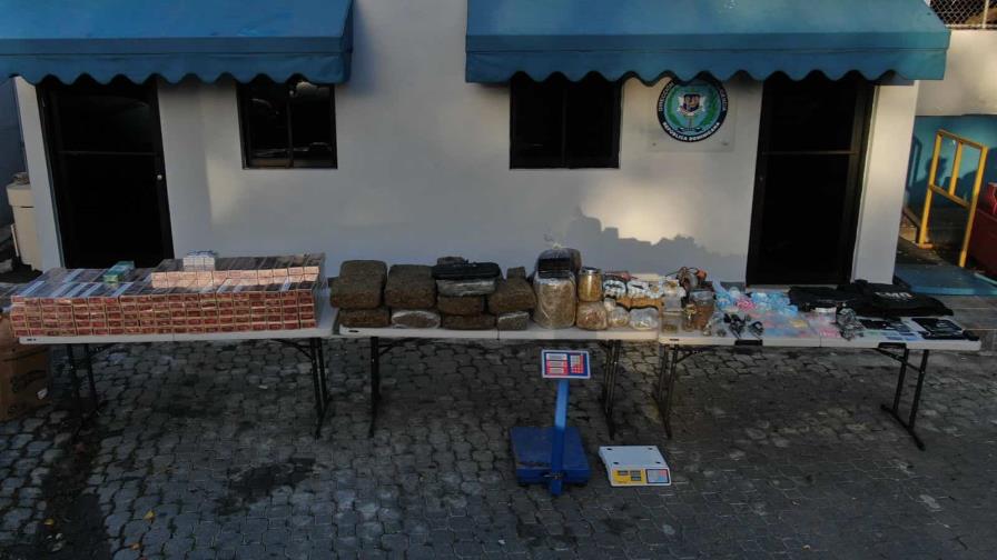 Apresan a tres hombres en allanamientos en la capital; ocupan drogas y armas Apresan a tres hombres en allanamientos en la capital; ocupan drogas y armas