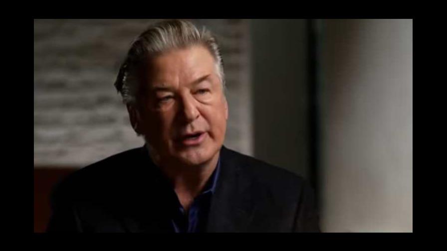 Alec Baldwin pide que se rebaje su posible pena de cárcel por error legal básico Alec Baldwin pide que se rebaje su posible pena de cárcel por error legal básico