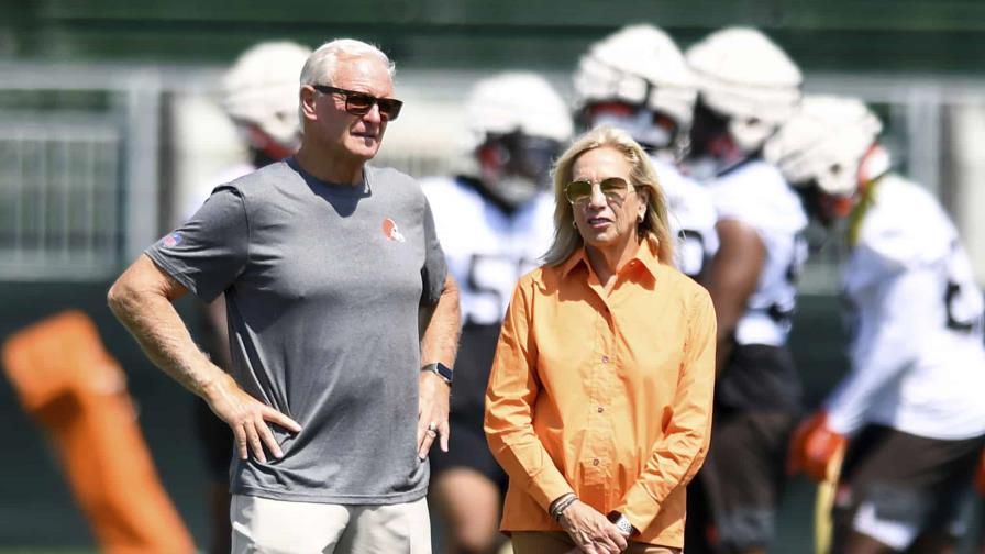 Dueños de Browns buscan comprar parte de Bucks