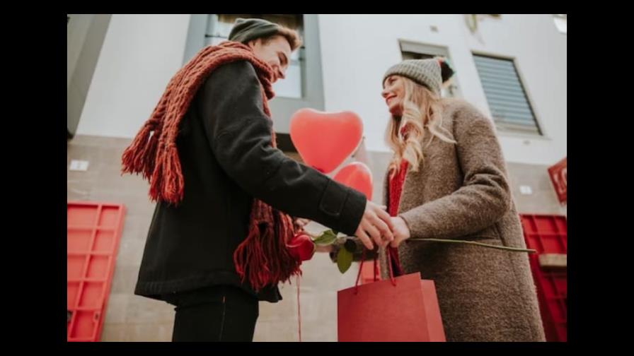 San Valentín: amor divino versus amor mediático