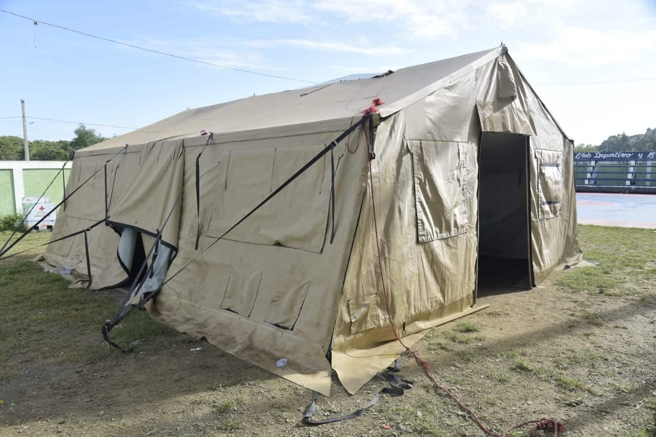 Carpa instalada en La Zurza por las autoridades de salud.