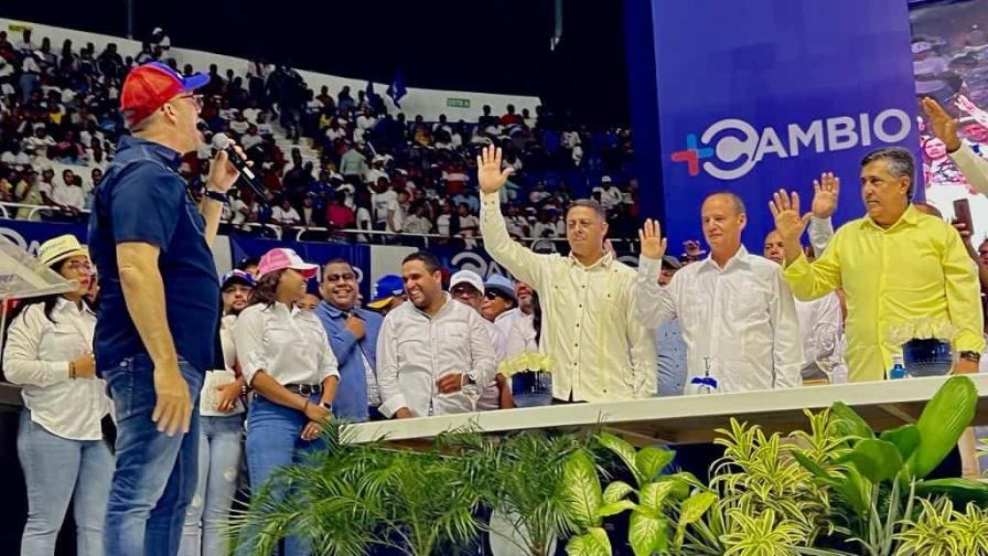 Movimiento Más Cambio juramenta dirigentes que salen de la oposición Movimiento Más Cambio juramenta dirigentes que salen de la oposición
