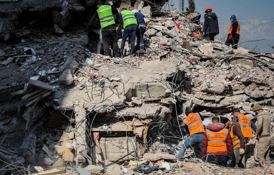 Suben a más de 33,000 los muertos en Turquía y Siria por el terremoto