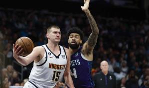 VIDEO | Jokic lleva a Nuggets diezmados a triunfo sobre Hornets