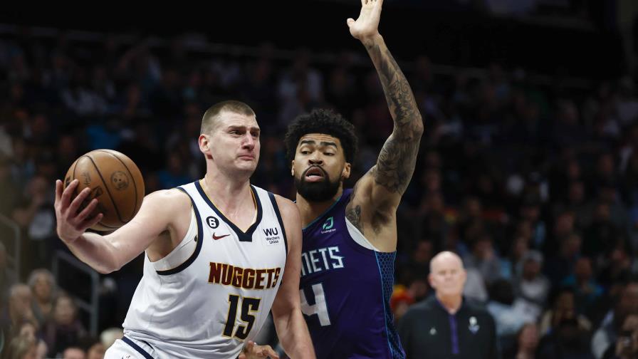 VIDEO | Jokic lleva a Nuggets diezmados a triunfo sobre Hornets VIDEO | Jokic lleva a Nuggets diezmados a triunfo sobre Hornets