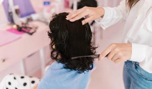 Cómo reducir el frizz del cabello