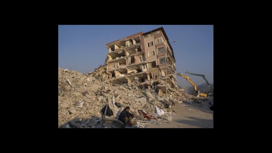 Enoja la lenta respuesta tras el sismo en Siria y Turquía Enoja la lenta respuesta tras el sismo en Siria y Turquía