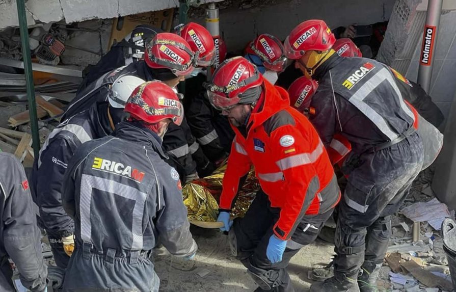 Los bomberos de Madrid rescatan a una mujer de 50 años en Turquía