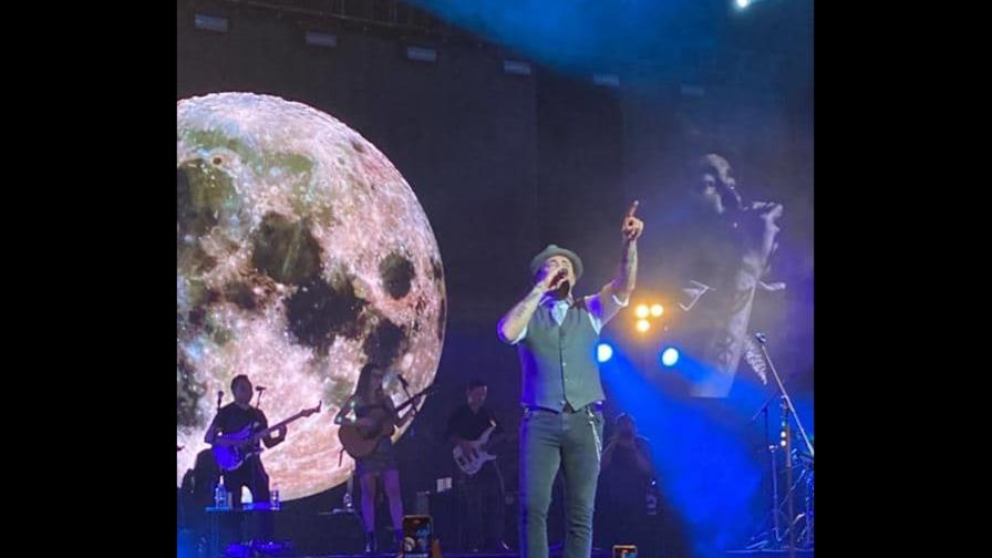 Santiago Cruz enamora con sus éxitos en el Teatro Nacional