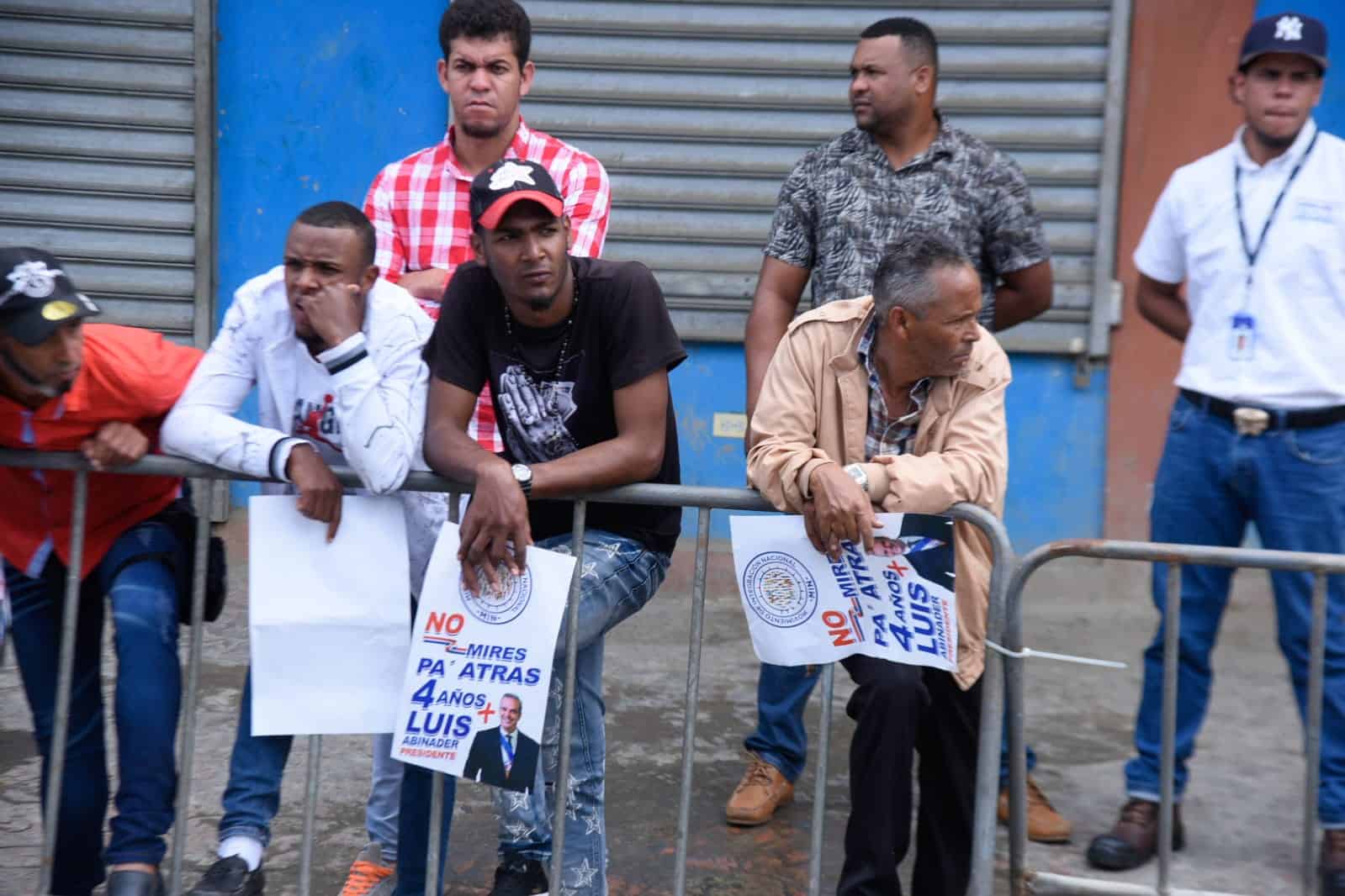 A la espera de Luis Abinader en Bonao