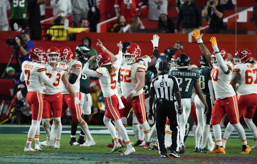 Chiefs conquistan el Super Bowl al imponerse 38-35 sobre los Eagles
