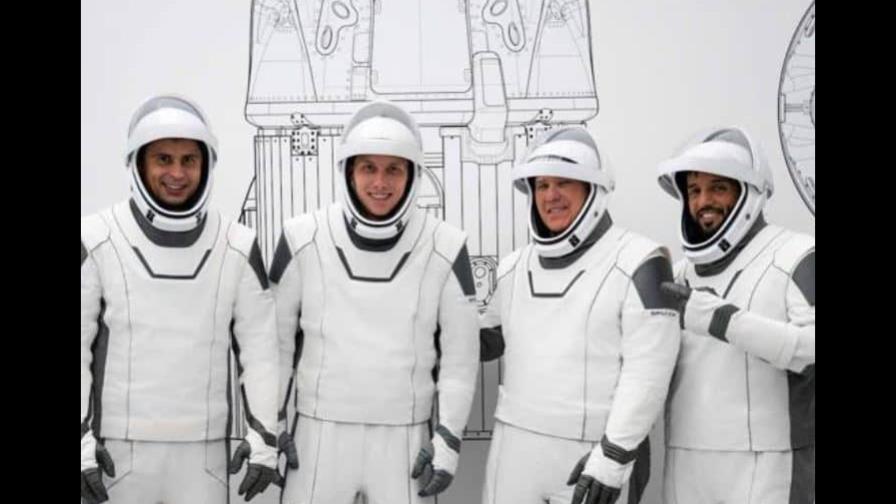 Los tripulantes de la misión Crew-6 inician la cuarentena previa al despegue