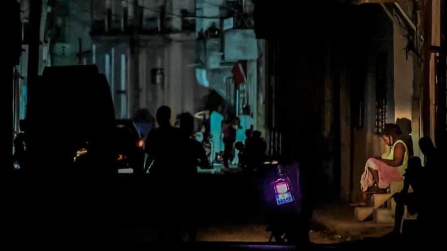 Una falla deja sin electricidad a cerca de la mitad de Cuba