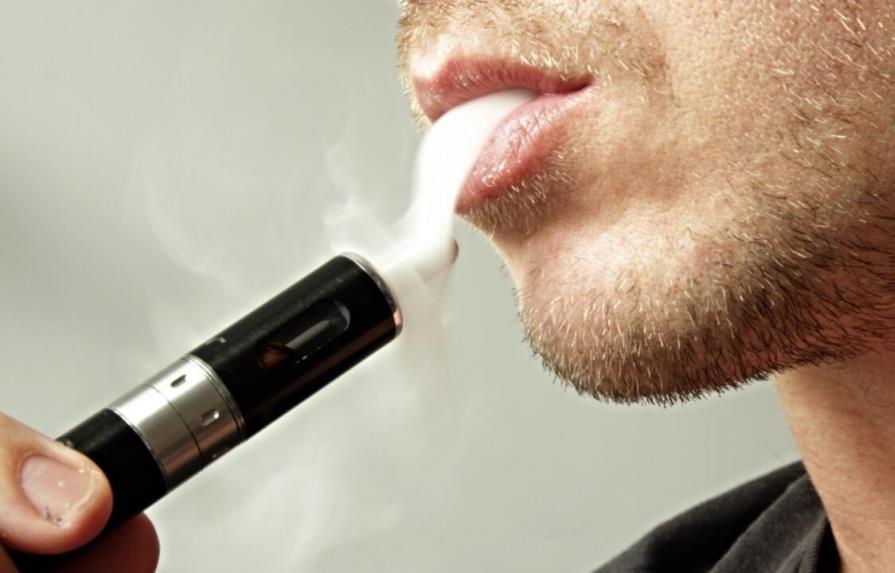 Piden prohibir los cigarrillos electrónicos aromatizados por incitar al tabaquismo