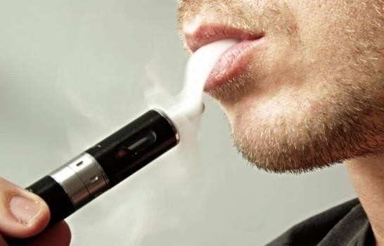 Miami prohíbe fumar y el uso de cigarrillos electrónicos en playas y parques