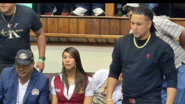 Emmanuel, clase aparte como relevista y clase premiun como gallero